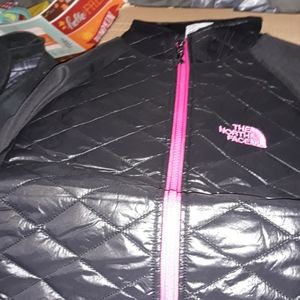 THE NORTHFACE COAT SIZE SMALL NEW W/TAGS